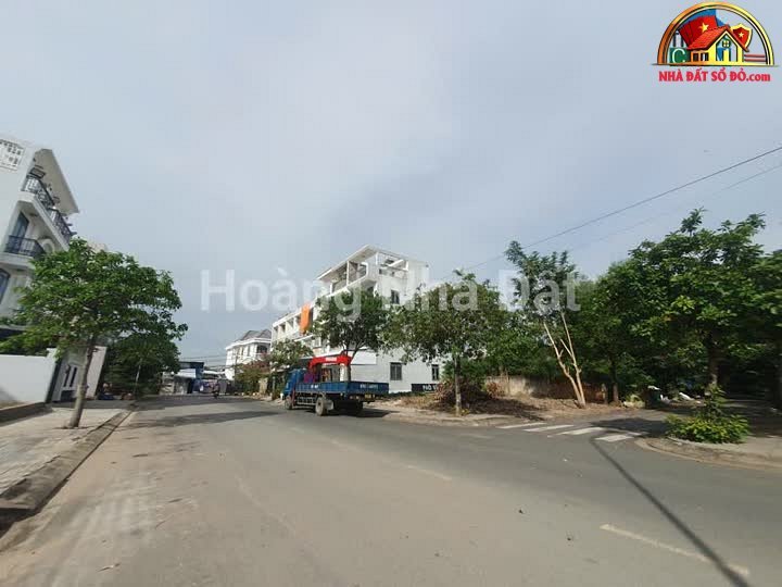 Bán đất nền 104m², đường Lê Văn Lương, sổ hồng – Giá 58.5 tỷ
