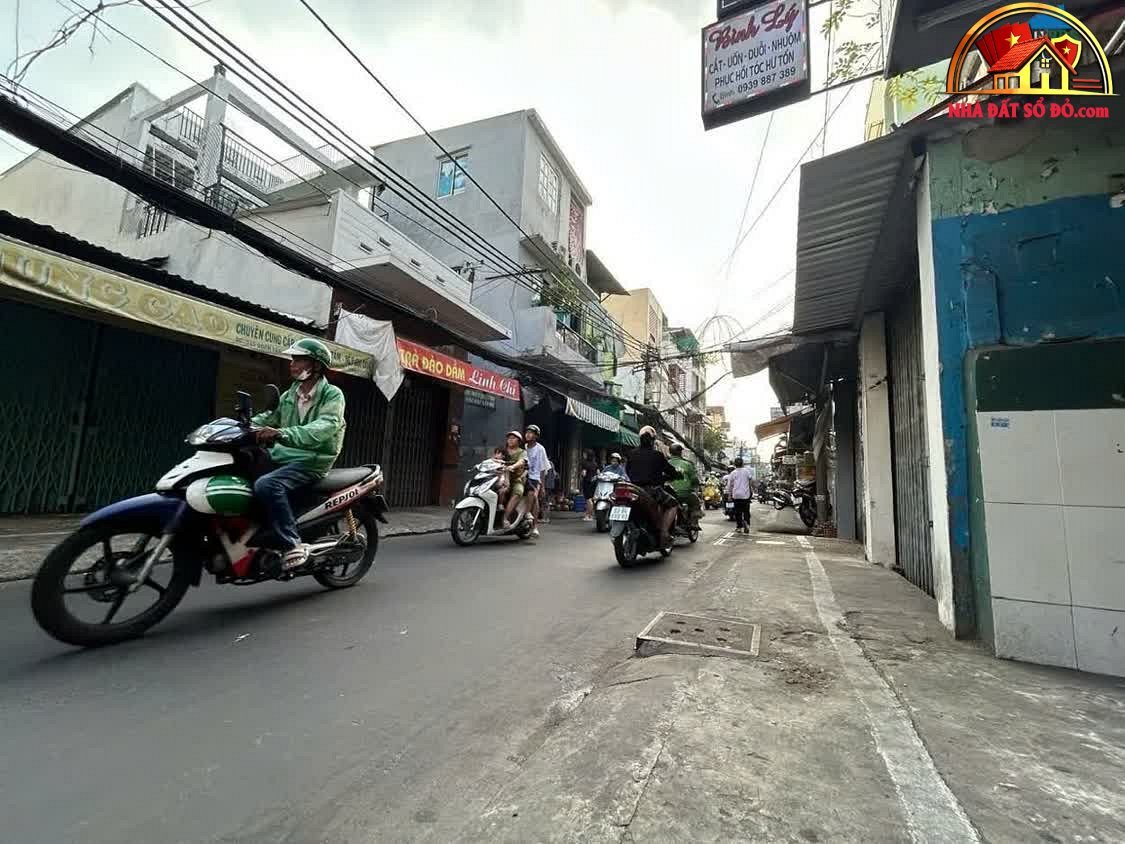 Nhà mặt phố Đoàn Văn Bơ, Quận 4 – 88m2, chỉ 11.8 tỷ – Cơ hội đầu tư tuyệt vời