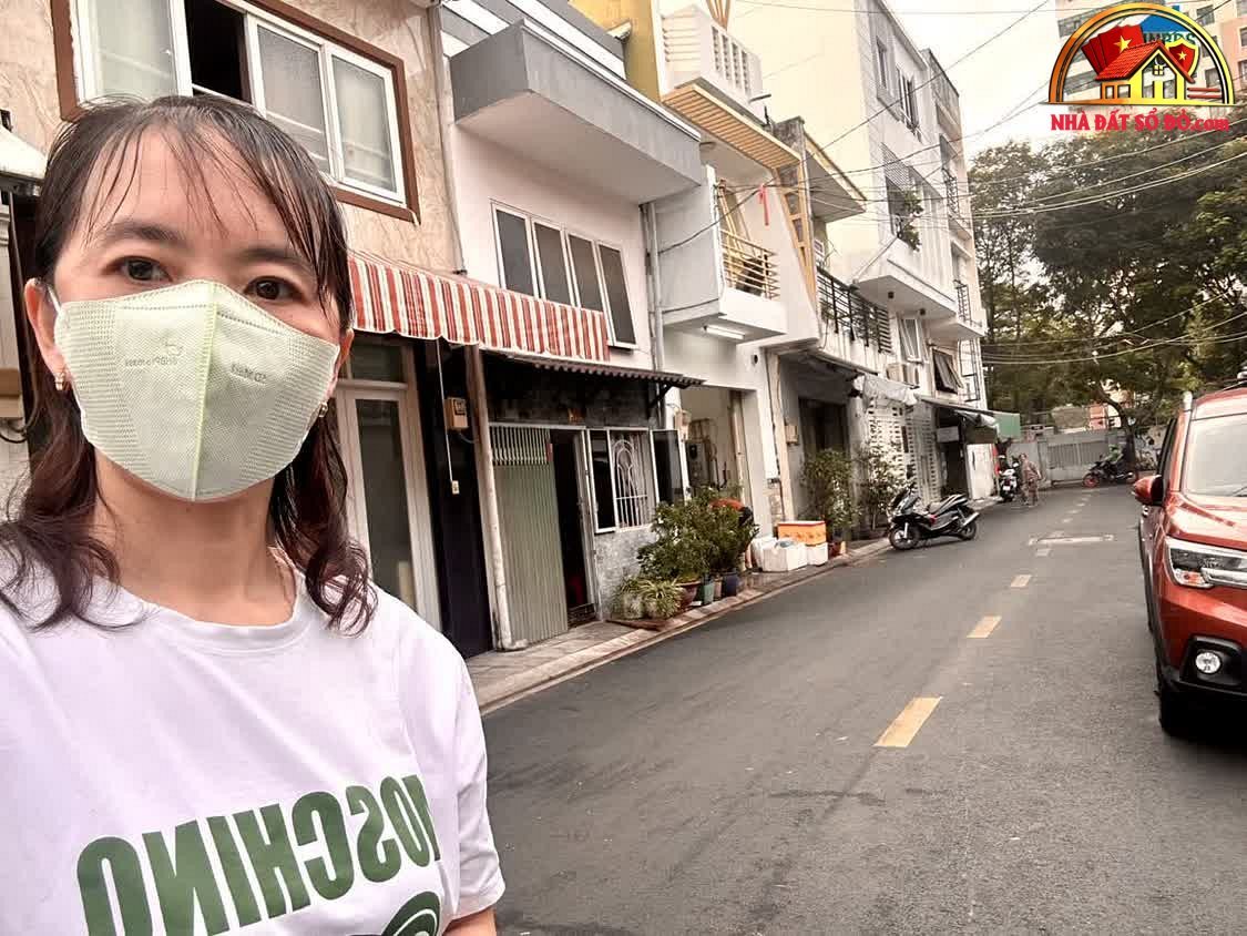 Bán nhà mặt phố Bến Vân Đồn 45m2 – 10.8 tỷ, cơ hội không thể bỏ lỡ!