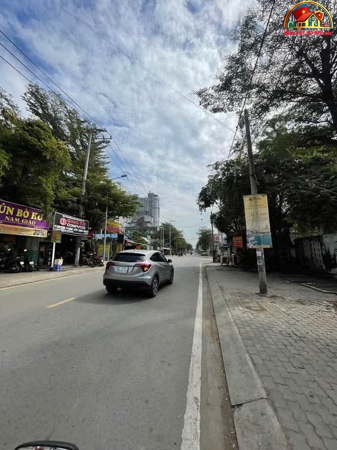 Nhà mặt tiền Hoàng Quốc Việt, 118m², chỉ 12.5 tỷ – Cơ hội đầu tư tuyệt vời!