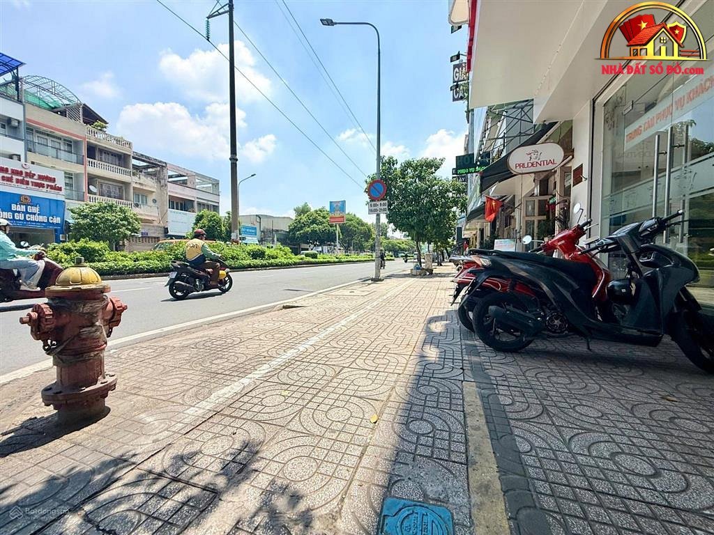 Nhà mặt tiền 87m2, góc 2 mặt tiền Lạc Long Quân – đầu tư sinh lời – 23 tỷ