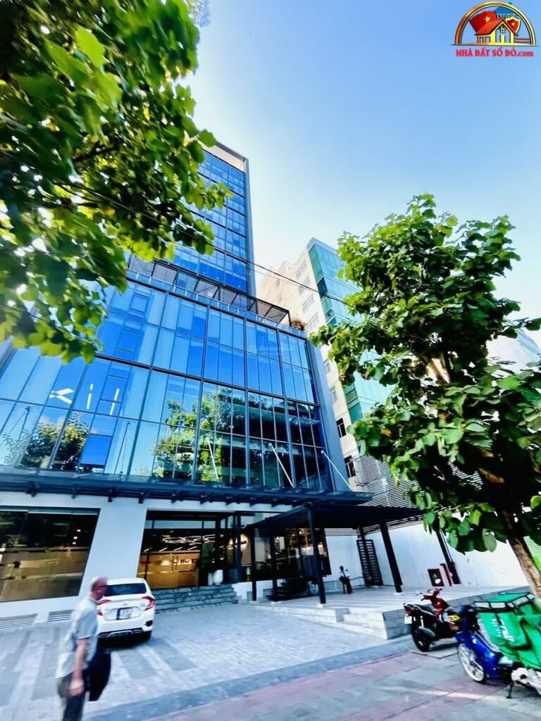 Đầu tư sinh lời với nhà mặt phố Bến Vân Đồn, 416 m² chỉ 750 tỷ – BĐS sổ đỏ