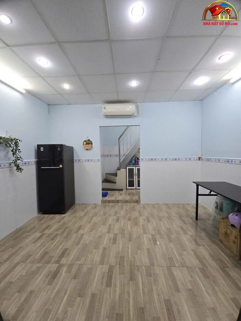 Nhà đất sổ đỏ Tân Phú 2.95 tỷ, 20m², 2PN, 2WC hoàn công đủ