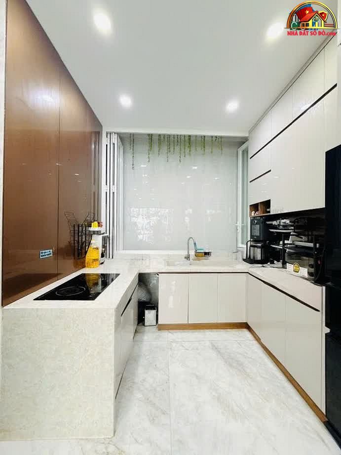 Bán nhà riêng sổ đỏ Quận 10 Hồ Chí Minh, 3 tầng, giá 6.78 tỷ