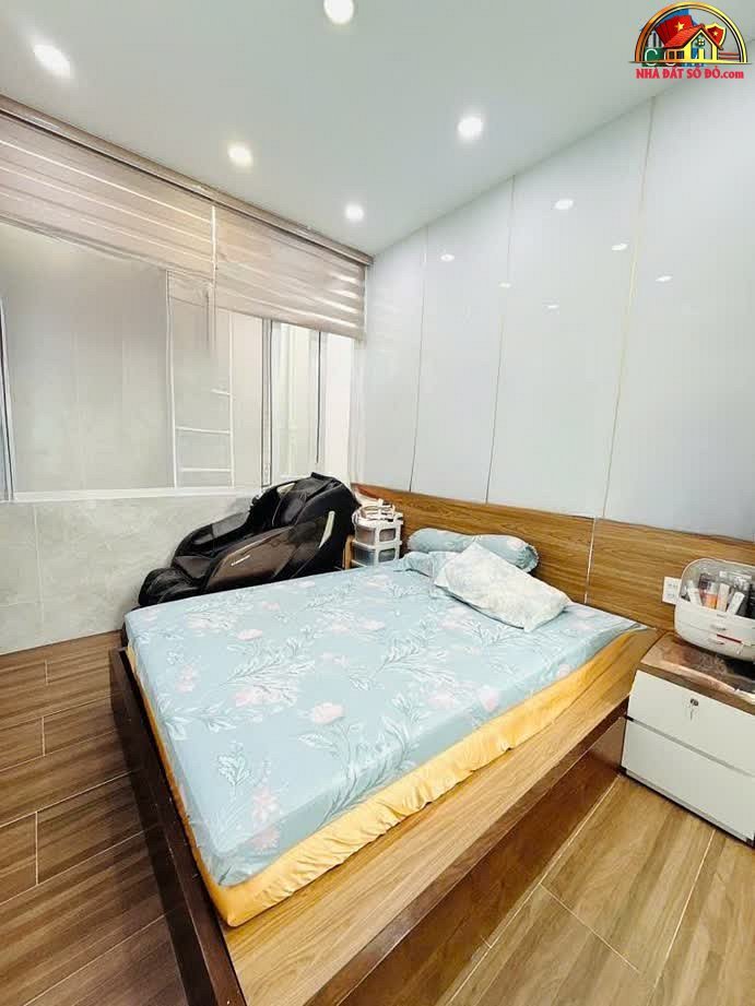 Bán nhà riêng sổ đỏ Quận 10 Hồ Chí Minh, 3 tầng, giá 6.78 tỷ