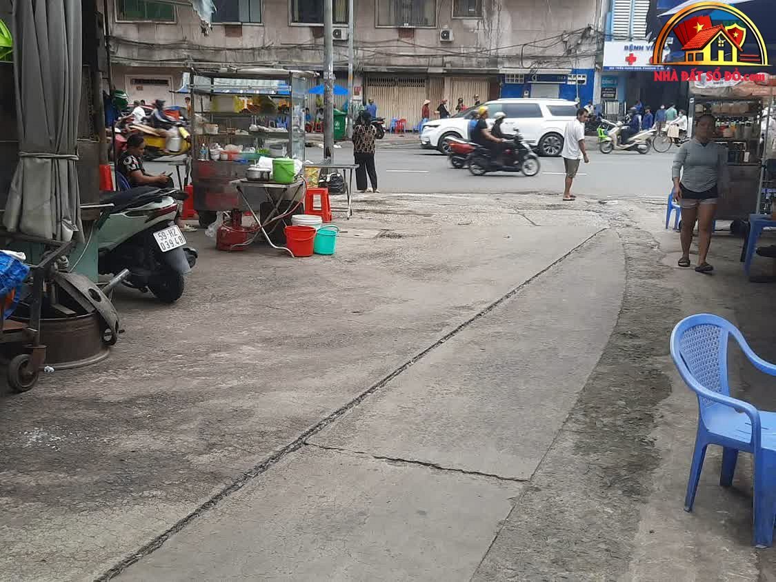 Nhà đất sổ đỏ Quận 5 TP.HCM, bán nhà riêng Trần Hưng Đạo chỉ 15,7 tỷ