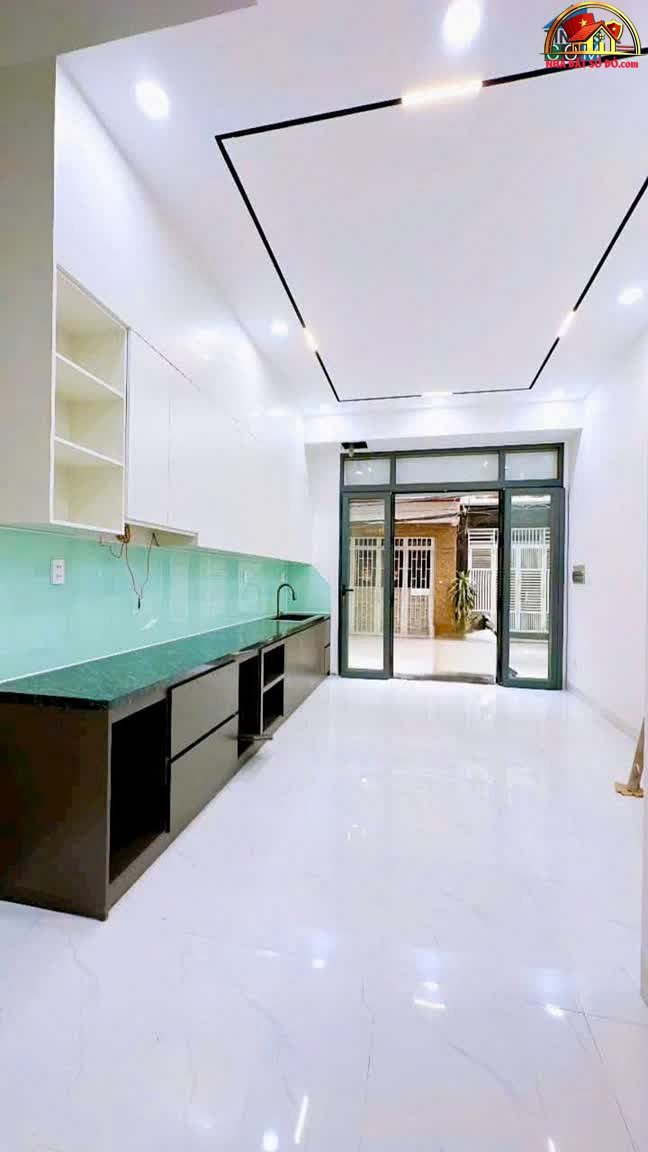 Bán nhà mặt phố 4 tầng sổ đỏ quận 4 TP.HCM giá 7.99 tỷ