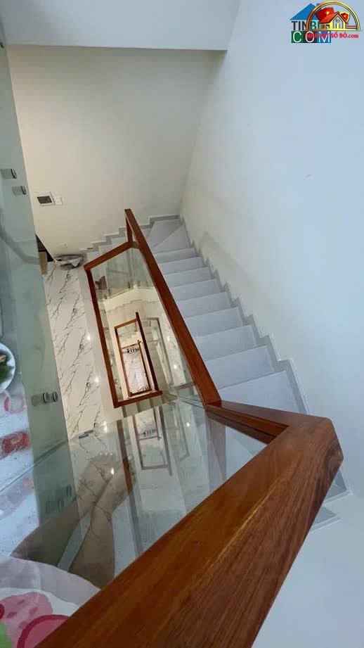 Bán nhà đất sổ đỏ 3PN, 3WC trên đường Tân Mỹ Quận 7 Hồ Chí Minh
