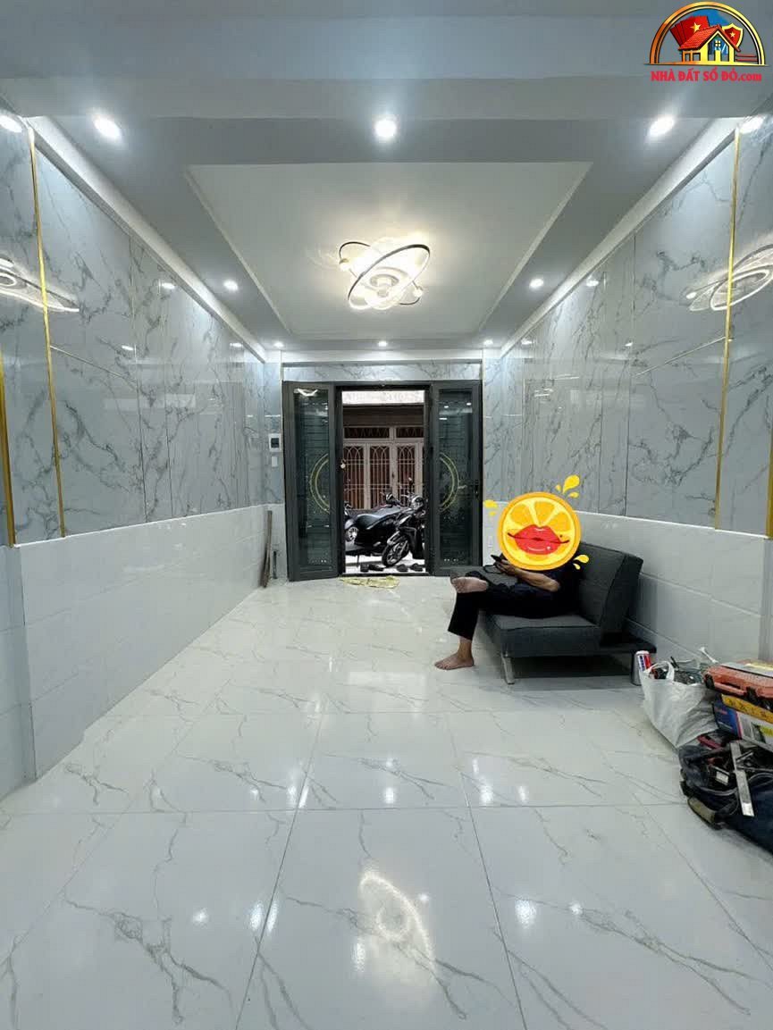 Bán nhà mặt phố Hoàng Diệu quận 4 TP.HCM giá 4.69 tỷ diện tích 67m2