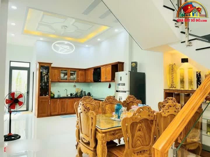 Bán nhà đất sổ đỏ tại Thủ Đức 3 tầng, 104m2 giá 12,3 tỷ