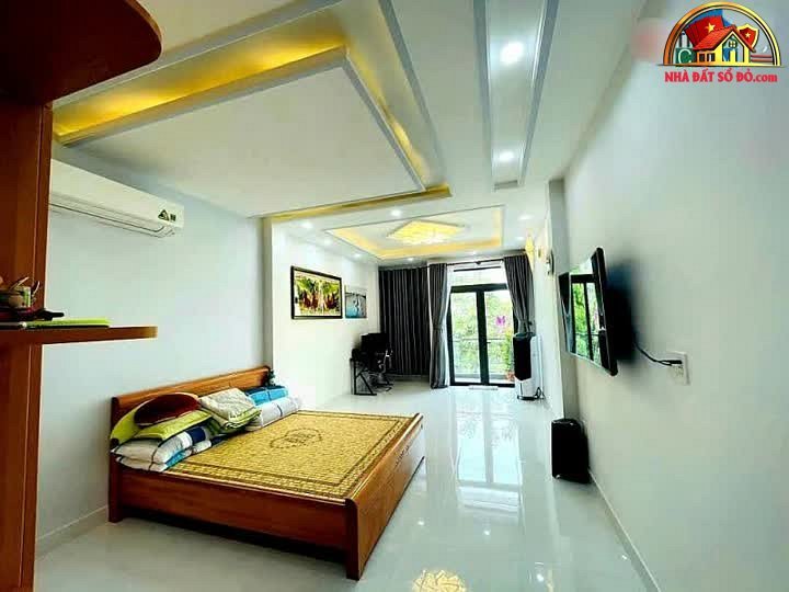 Bán nhà đất sổ đỏ tại Thủ Đức 3 tầng, 104m2 giá 12,3 tỷ