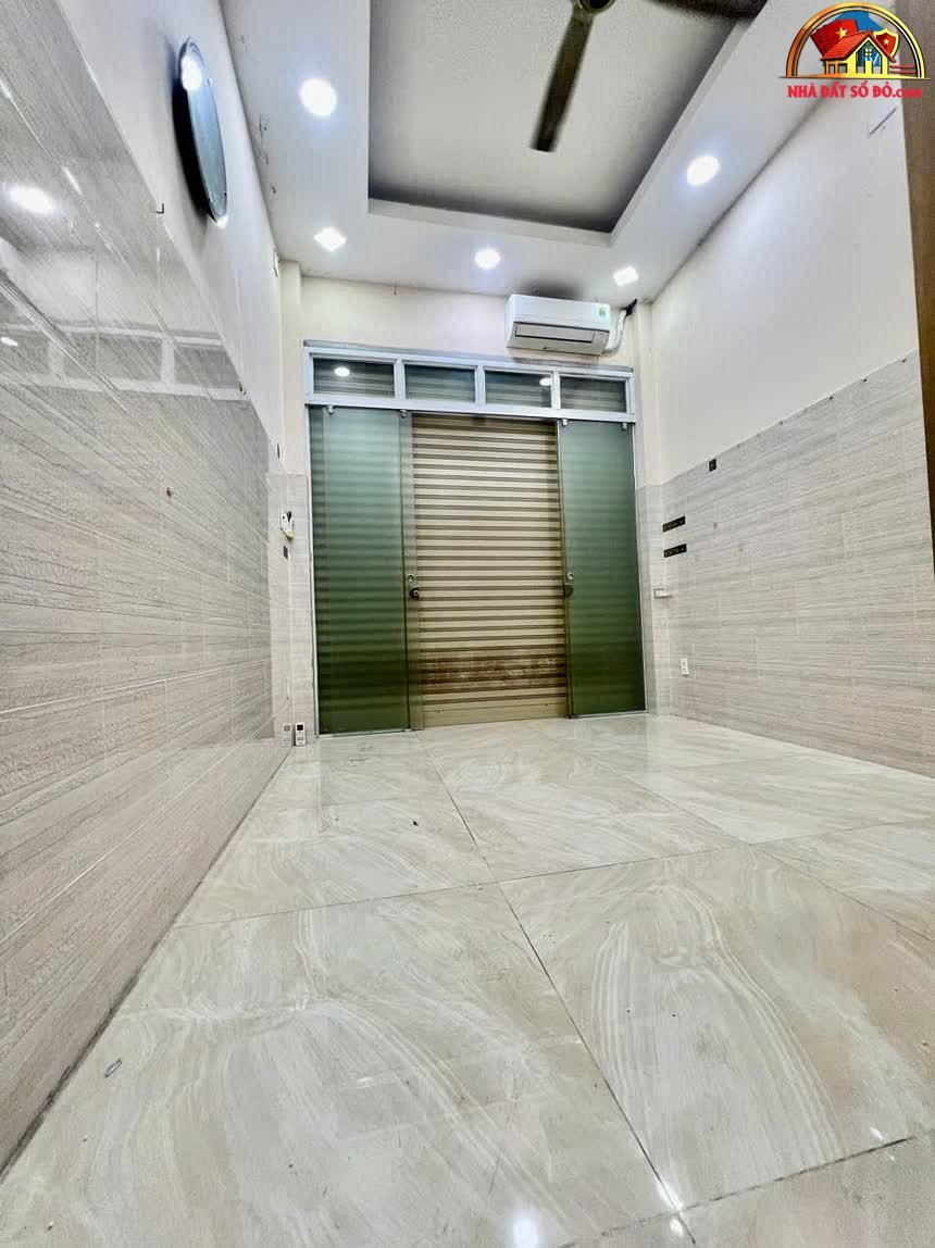Nhà đất sổ đỏ Quận 4 Hồ Chí Minh, mặt tiền Đoàn Văn Bơ 120 m² giá 4.75 tỷ