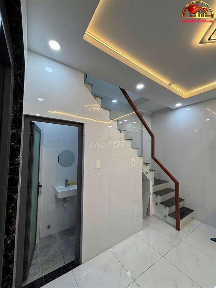 Nhà đất sổ đỏ giá 3.68 tỷ quận 11 hẻm xe hơi