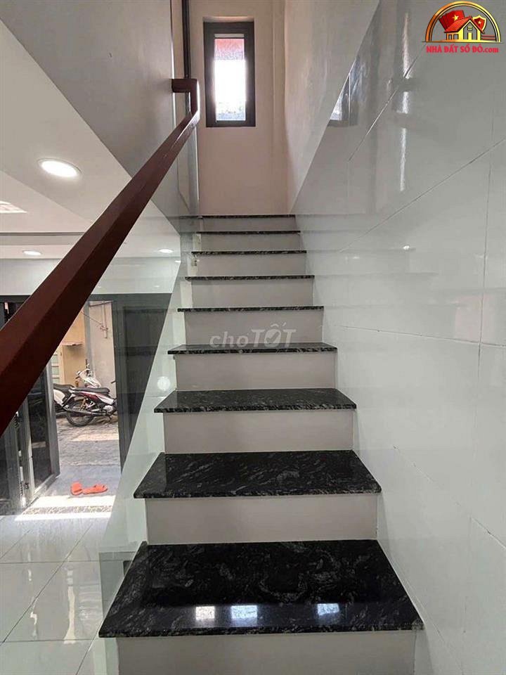 Nhà đất sổ đỏ giá 3.68 tỷ quận 11 hẻm xe hơi