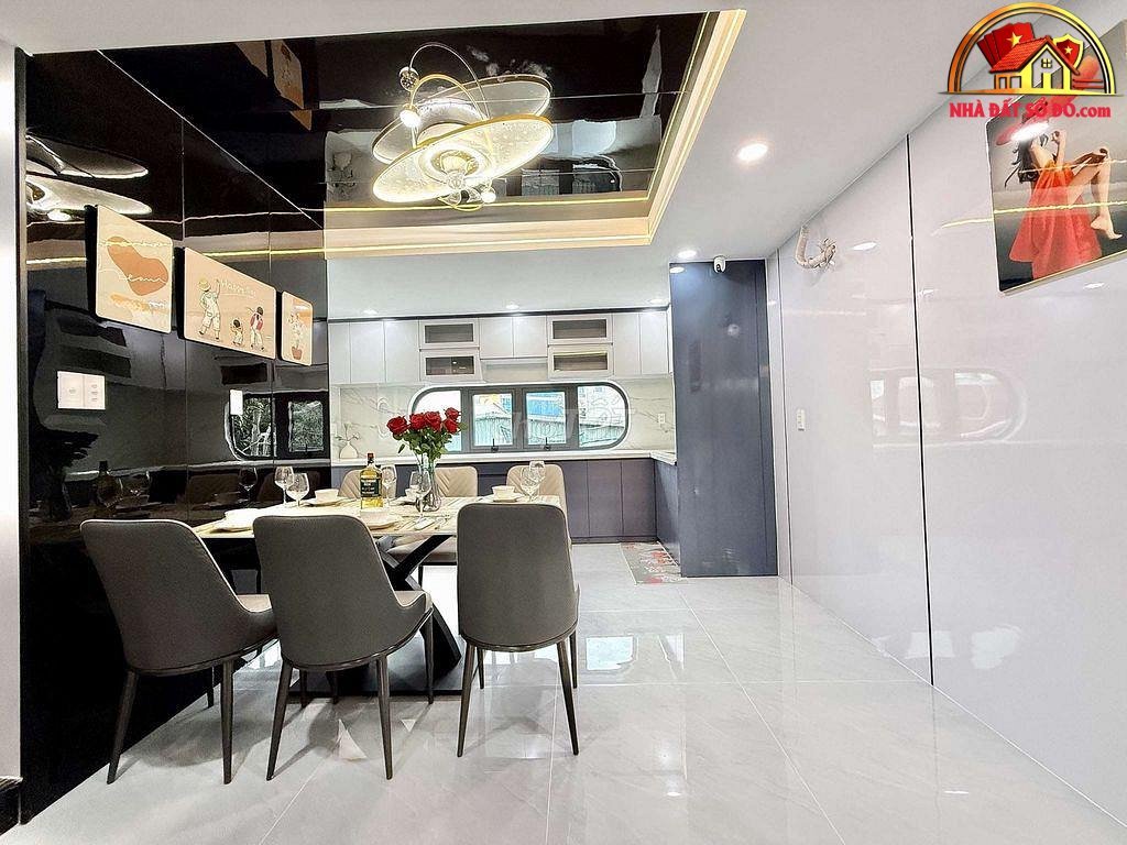 Nhà đất sổ đỏ Quận 12 TP.HCM với giá 5.89 tỷ và 4 phòng ngủ