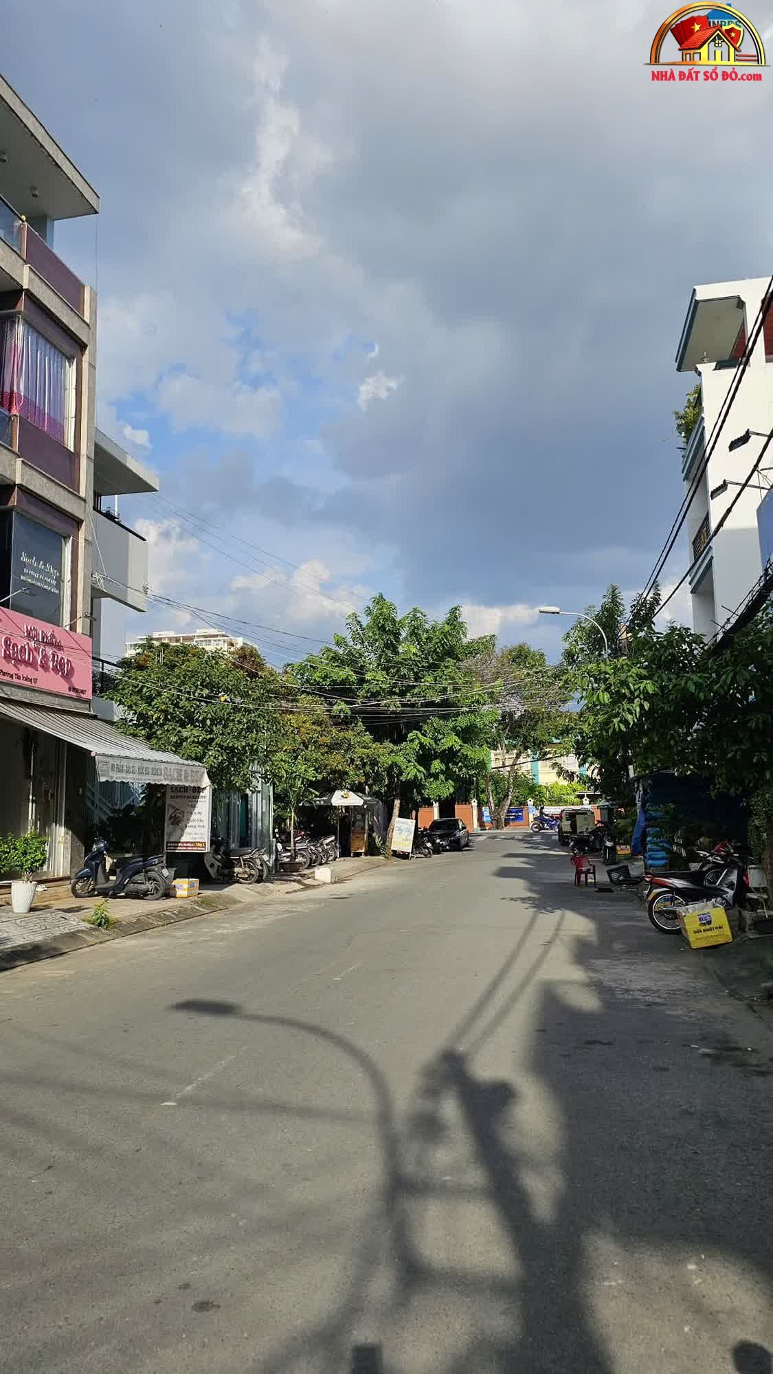 Nhà mặt tiền sổ đỏ Tân Phú Quận 7 Hồ Chí Minh giá 12.99 tỷ