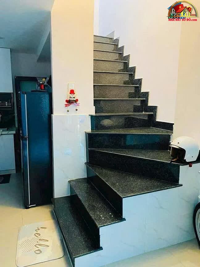 Nhà đất sổ đỏ Quận 3 Hồ Chí Minh: Bán nhà riêng 28m² giá 5.1 tỷ
