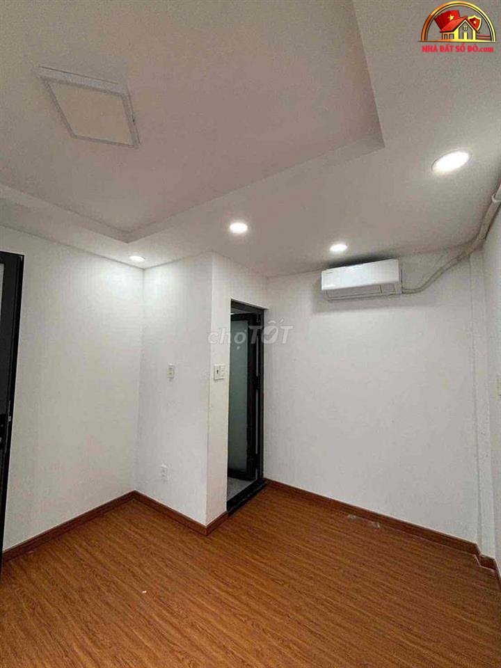 Nhà đất sổ đỏ 18m2 đường Nhật Tảo, Quận 11, TP.HCM giá 3.65 tỷ