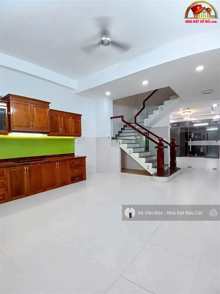 Nhà đất sổ đỏ Tân Phú Hồ Chí Minh, nhà hẻm Gò Dầu, 4 phòng ngủ, 6WC