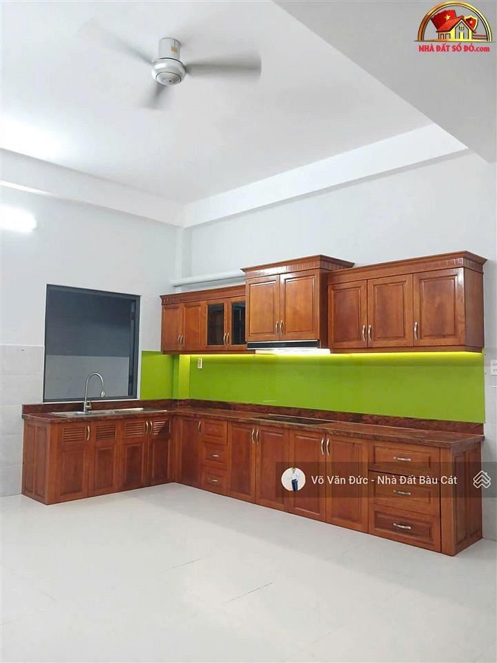 Nhà đất sổ đỏ Tân Phú Hồ Chí Minh, nhà hẻm Gò Dầu, 4 phòng ngủ, 6WC
