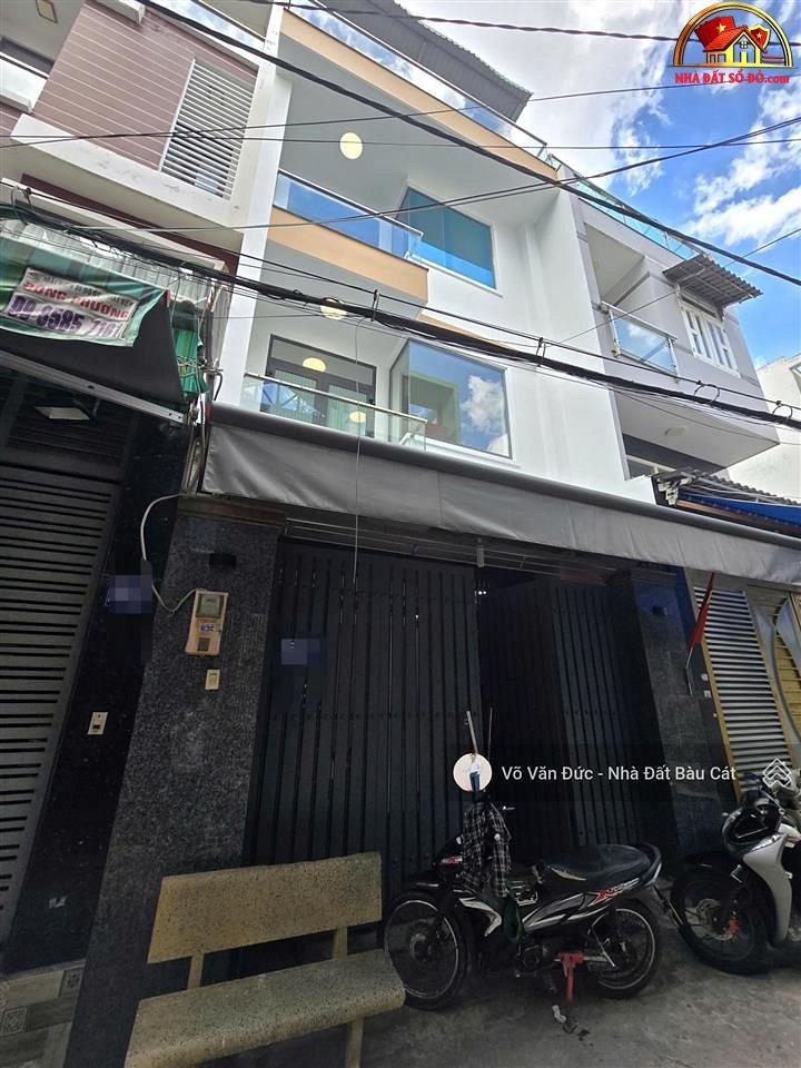 Nhà đất sổ đỏ Tân Phú Hồ Chí Minh, nhà hẻm Gò Dầu, 4 phòng ngủ, 6WC