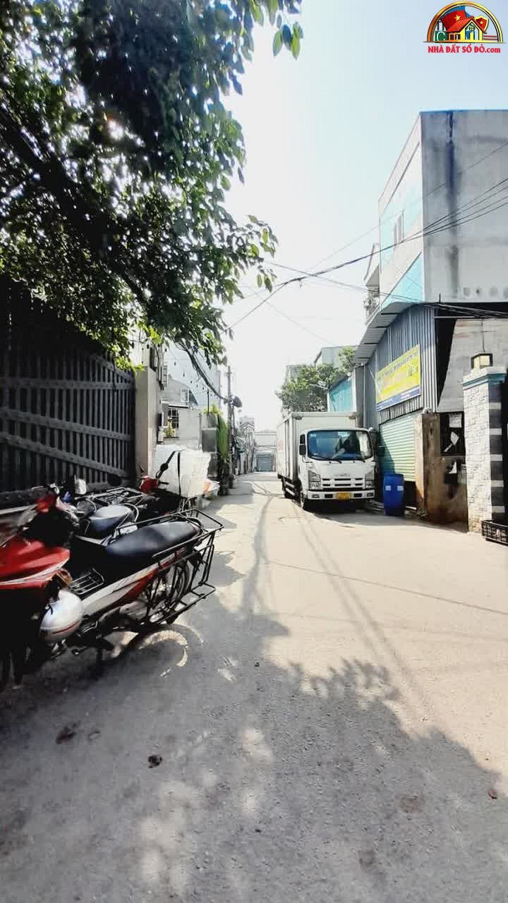 Nhà đất sổ đỏ Thủ Đức bán nhà mặt phố giá 3.4 tỷ, diện tích 104m2
