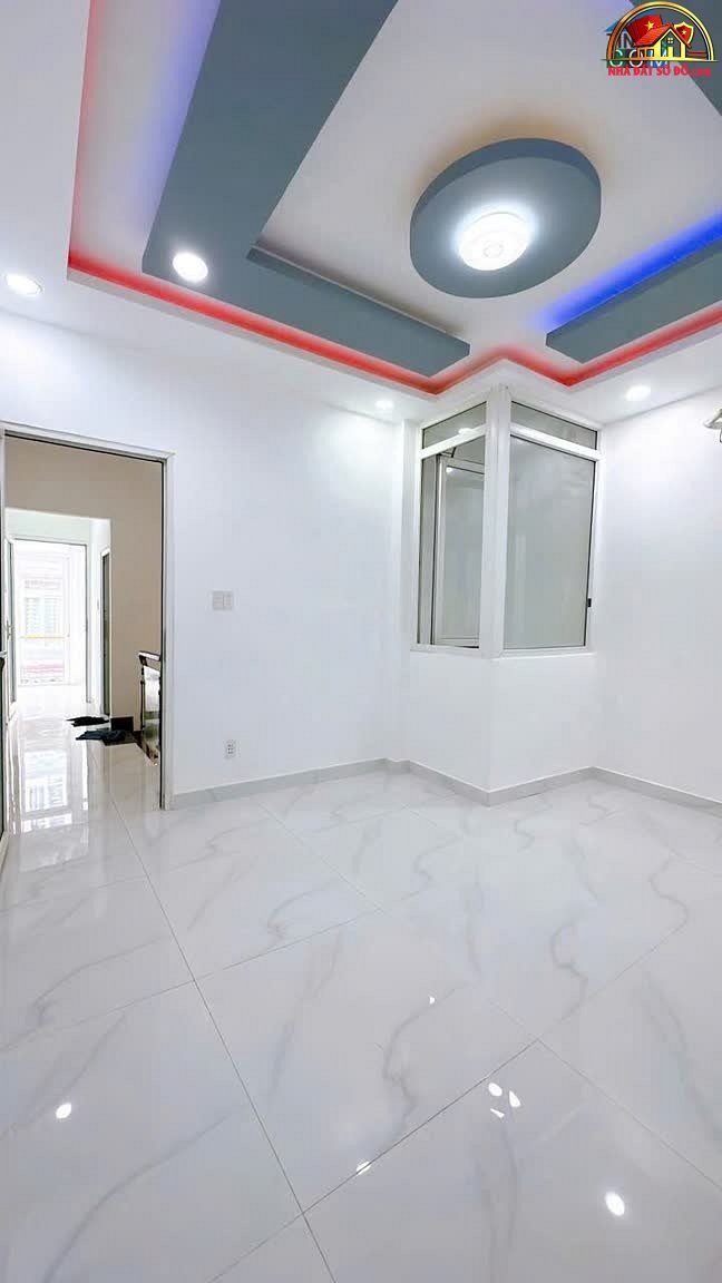 Nhà đất sổ đỏ Quận 4 có 4 phòng ngủ, giá chỉ 5.58 tỷ