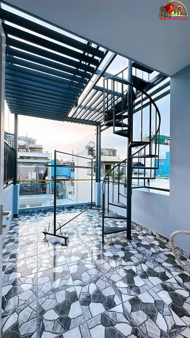 Nhà đất sổ đỏ Quận 4 có 4 phòng ngủ, giá chỉ 5.58 tỷ