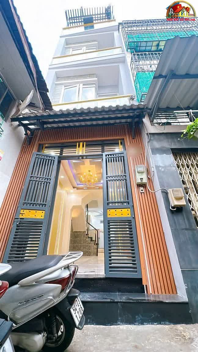 Nhà đất sổ đỏ Quận 4 có 4 phòng ngủ, giá chỉ 5.58 tỷ