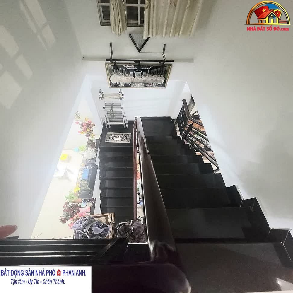 Nhà đất sổ đỏ Thủ Đức 2 tầng 2 phòng ngủ giá thỏa thuận