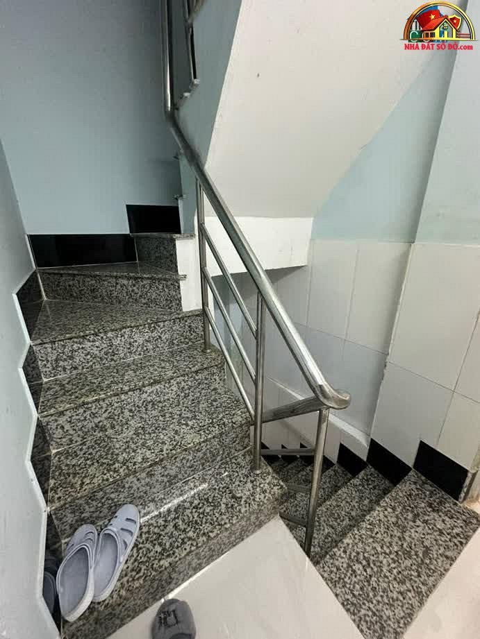 Bán nhà riêng sổ đỏ Quận 5 TP.HCM diện tích 24m2 giá 4.5 tỷ