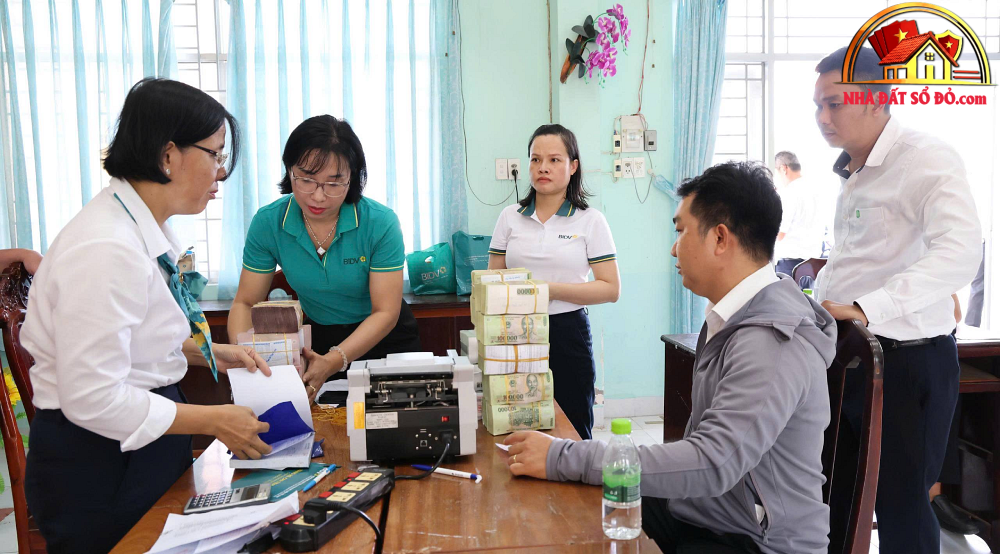Chi Trả Tiền Bồi Thường Khu Công Nghiệp Giáp Ranh TP.HCM - Review Nhà Phố - Mua bán nhà phố thổ cư - Reviewnhapho.com Chi Trả Tiền Bồi Thường Khu Công Nghiệp Giáp Ranh TP.HCM - Review Nhà Phố - Mua bán nhà phố - Reviewnhapho.com