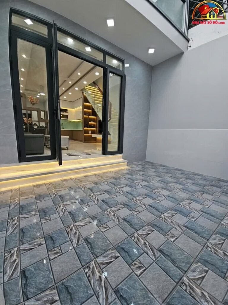 Nhà đất sổ đỏ Quận 7 TP.HCM – Bán nhà mặt phố 105m2 giá 7.7 tỷ