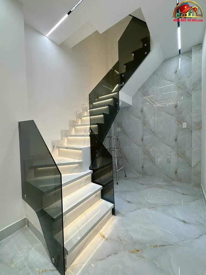 Nhà mặt tiền sổ đỏ Quận 4 TP.HCM giá 4.1 tỷ diện tích 63m²