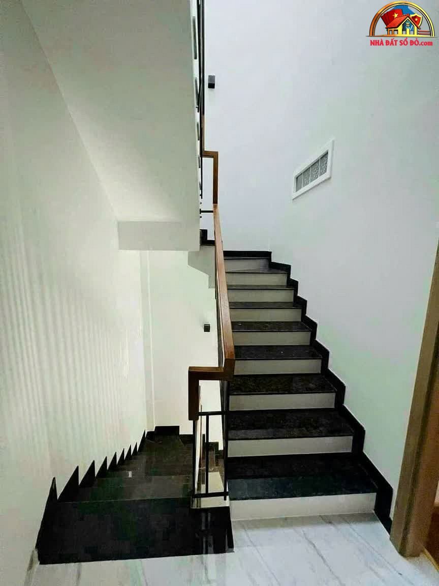 Nhà đất sổ đỏ Quận 2 TP.HCM – Bán nhà riêng 60 m² giá 6,9 tỷ