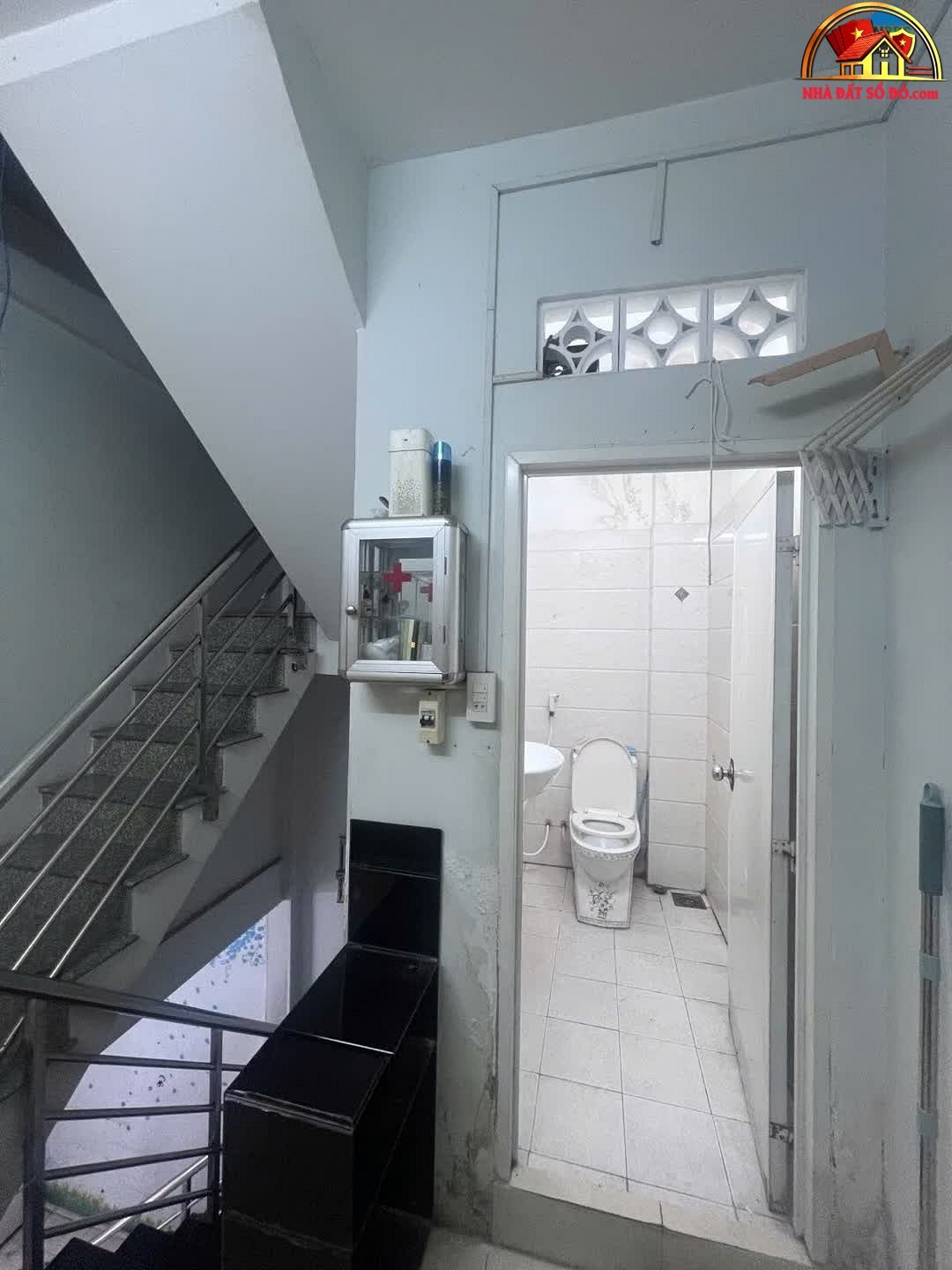 Nhà đất sổ đỏ Tân Phú Hồ Chí Minh: Bán nhà riêng 23m² giá 3.2 tỷ