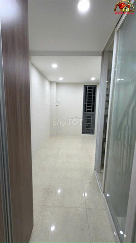 Bán nhà đất sổ đỏ Quận 10 TP.HCM, 2PN, 2WC, giá 3.35 tỷ