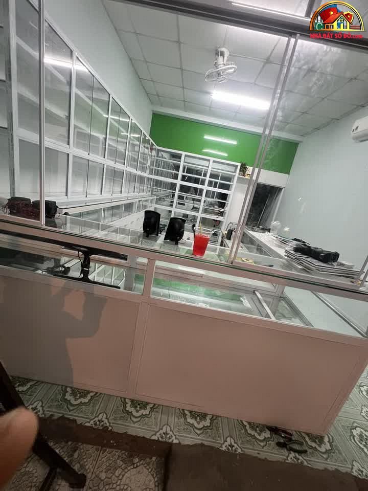 Nhà đất sổ đỏ Quận 5 Hồ Chí Minh, Bán nhà mặt phố 15,1 tỷ hướng Tây Bắc
