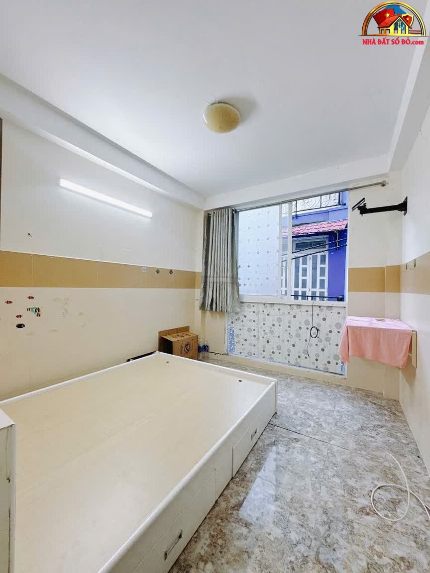 Nhà đất sổ đỏ Quận 4 TP.HCM, 80m² chỉ 4.13 tỷ