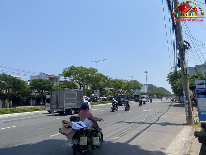 Nhà đất sổ đỏ Đà Nẵng: Bán nhà mặt phố Lê Văn Hiến, Ngũ Hành Sơn, diện tích 70m2, giá 3.99 tỷ
