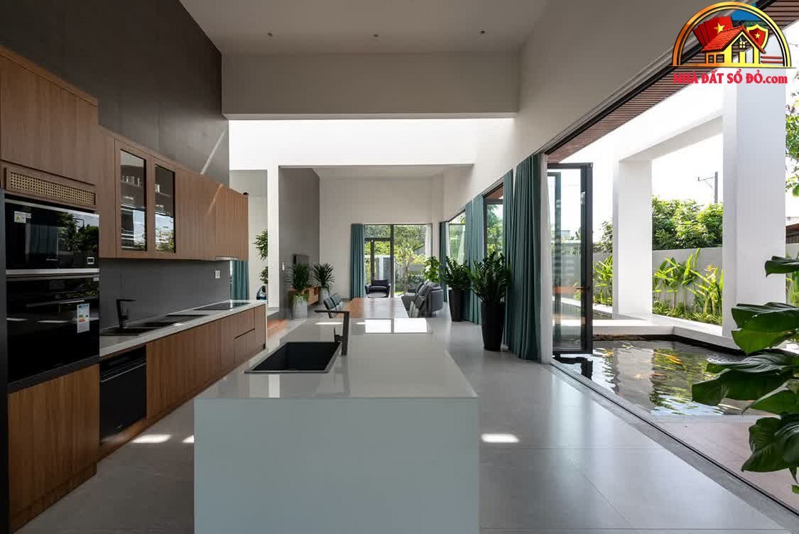 Bán nhà mặt tiền sổ đỏ Hoàng Diệu, Phú Nhuận, 57m2, giá 13.5 tỷ