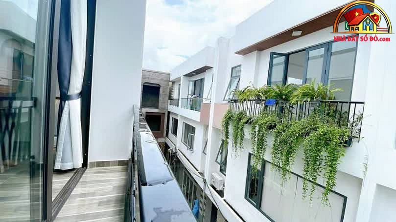 Nhà đất sổ đỏ Hải Châu Đà Nẵng, bán nhà mặt phố 3 tầng giá 3.4 tỷ