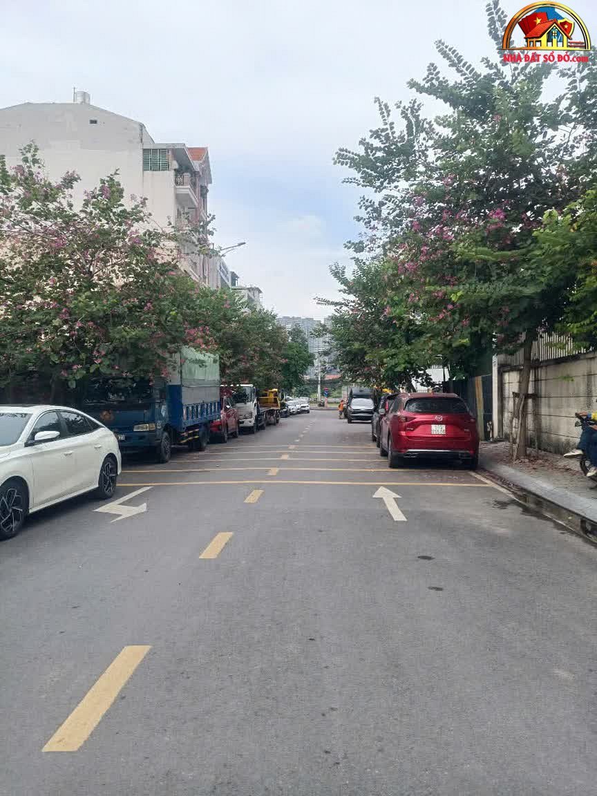 Nhà đất sổ đỏ Quận 2 TP.HCM – Bán đất tặng villa mini đường số 9