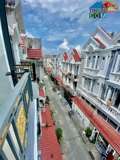Bán nhà riêng sổ đỏ Nhà Bè 6.2 tỷ, 70m2, 2 mặt tiền xe hơi