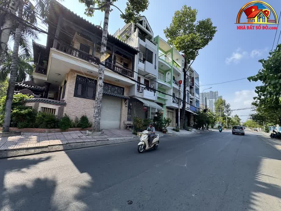 Bán biệt thự Gỗ Lim đẳng cấp tại Quận 6 Hồ Chí Minh, giá 75 tỷ