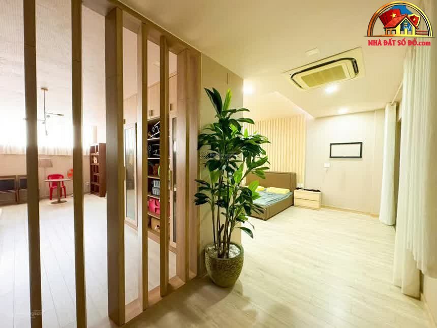Bán nhà mặt phố Tân Bình Hồ Chí Minh biệt thự 7 tầng nội thất 5 sao