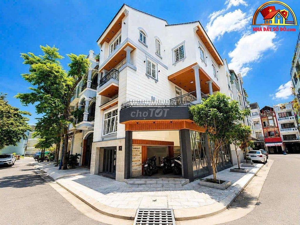 Nhà đất sổ đỏ Gò Vấp TP.HCM – Biệt thự 2 mặt tiền đối diện công viên, giá 24.9 tỷ