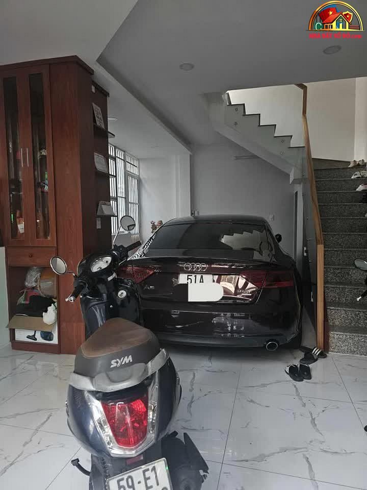 Nhà đất sổ đỏ Quận 5 Hồ Chí Minh, Lô Góc 2 Mặt Tiền Đường Phan Văn Trị