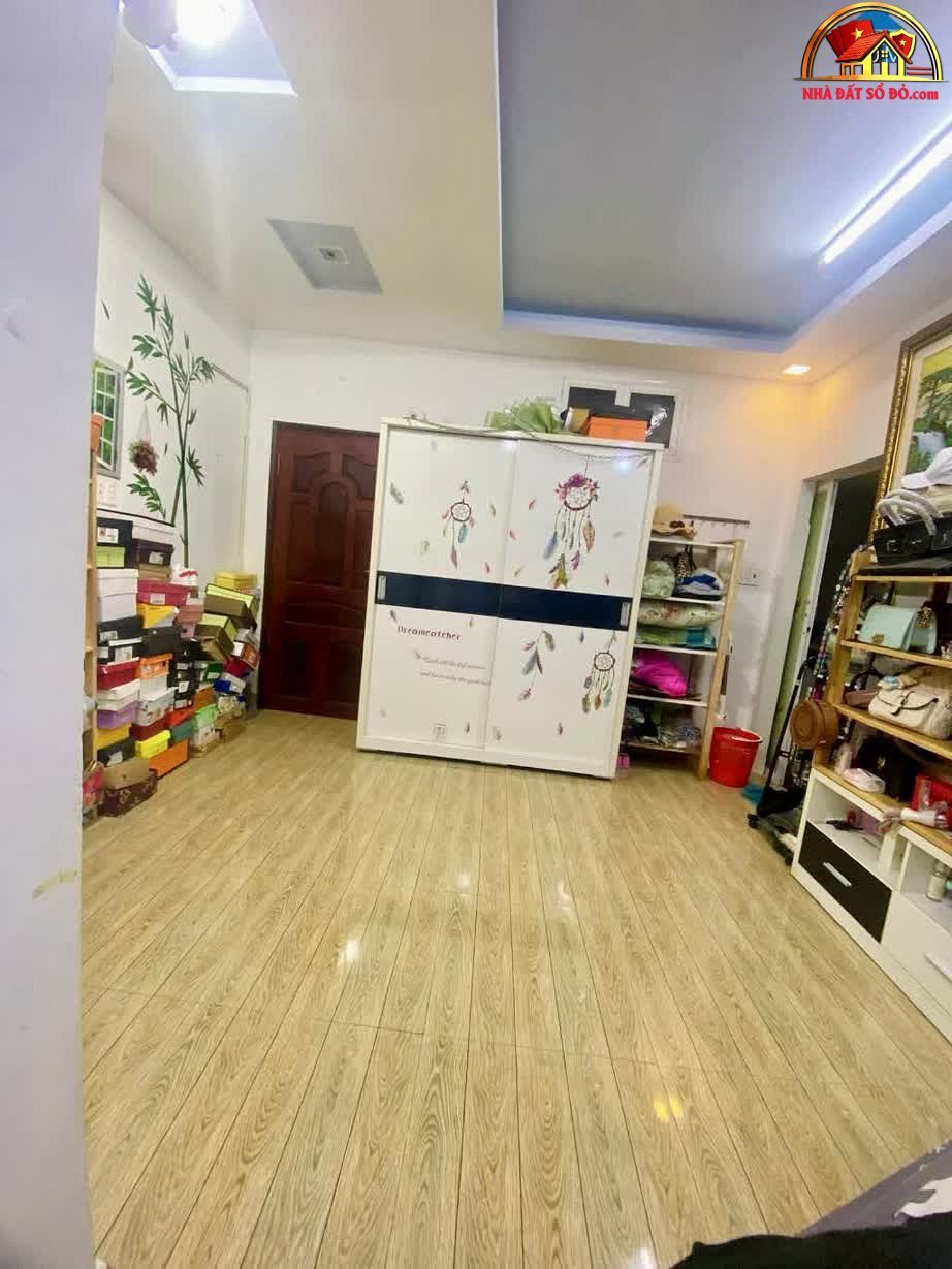 Bán nhà riêng sổ đỏ Quận 8 TP.HCM giá chỉ 2.4 tỷ