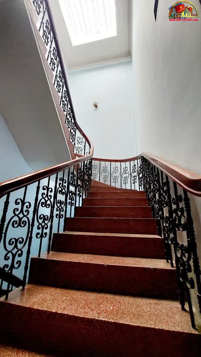Bán nhà mặt tiền sổ đỏ Quận 5 TP.HCM giá 11.5 tỷ diện tích 53m2